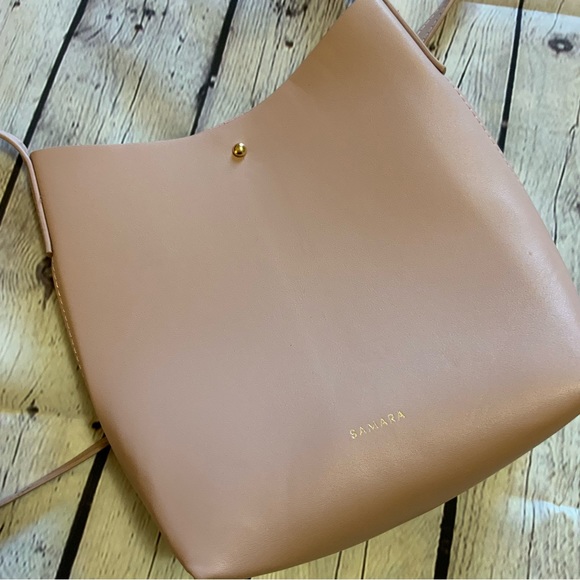 🎉HOST PICK🎉 SAMARA VEGAN MEDIUM SHOULDER PINK PURSE - Picture 2 of 4